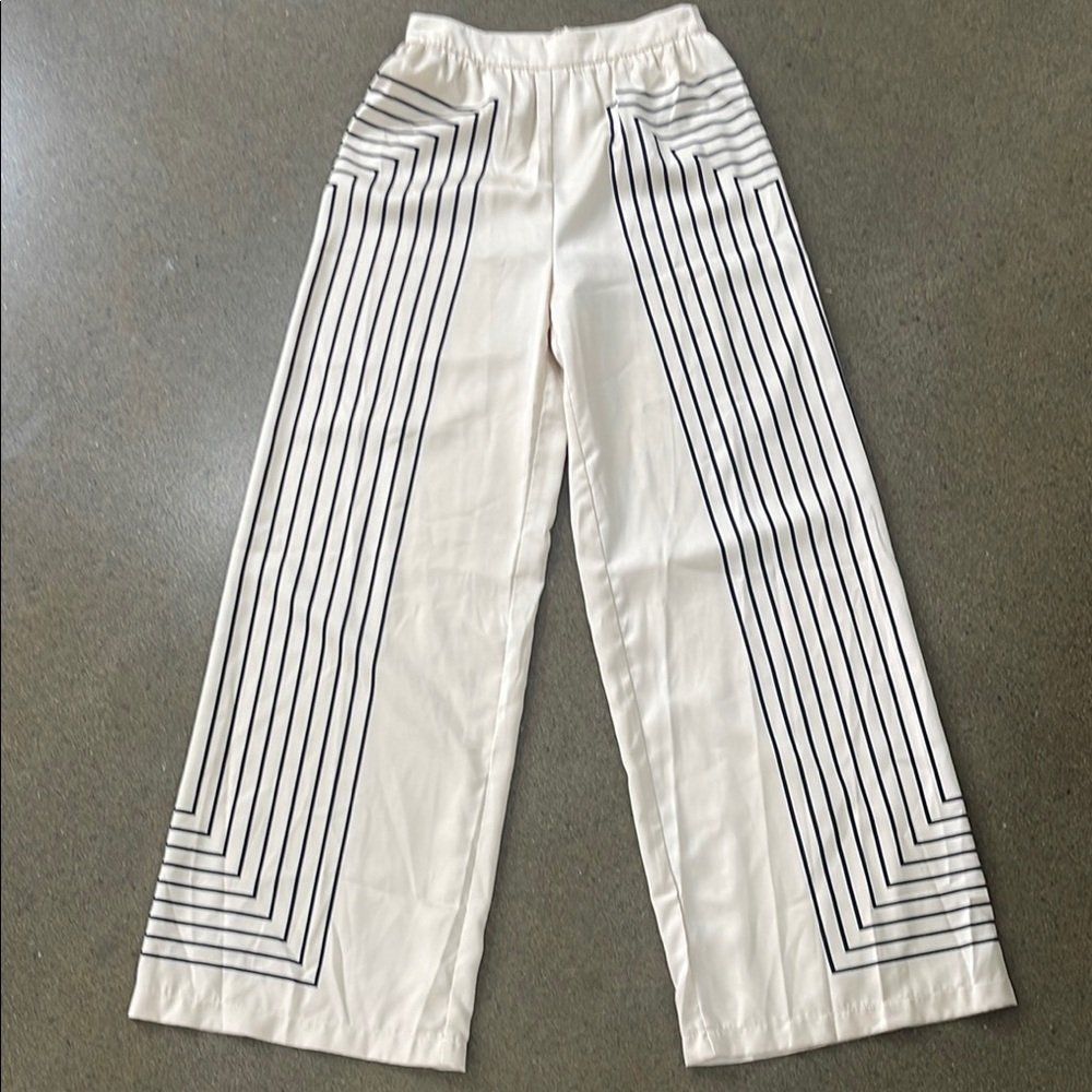 DO+BE Cream Skirt with Black Stripes